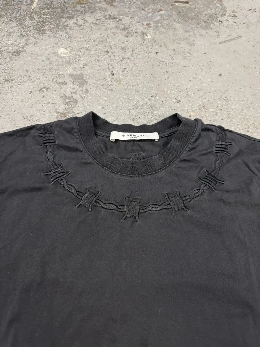 AW2016 Givenchy Thorns Crown Black Collar T-Shirt - Image 2