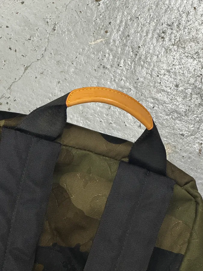AW2017 Louis Vuitton X Supreme Khaki Camo Monogram Backpack - Image 12