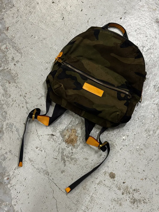 AW2017 Louis Vuitton X Supreme Khaki Camo Monogram Backpack - Image 13