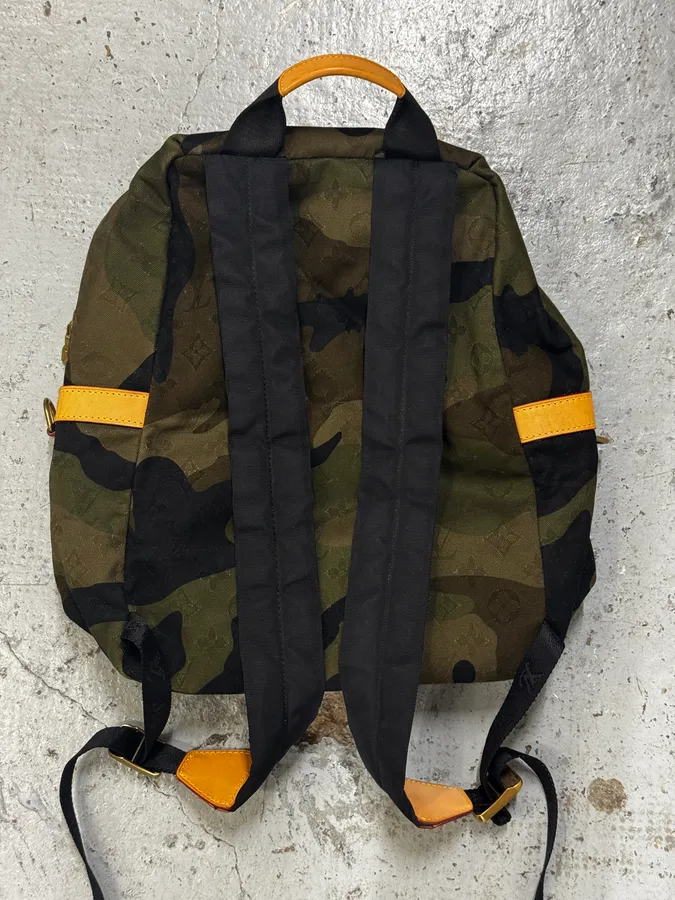 AW2017 Louis Vuitton X Supreme Khaki Camo Monogram Backpack - Image 2