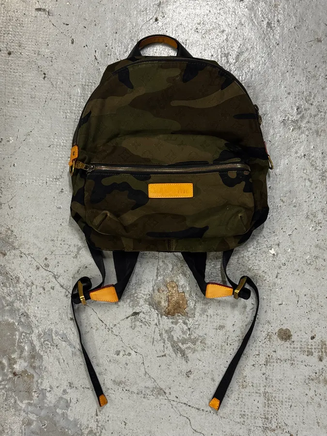 AW2017 Louis Vuitton X Supreme Khaki Camo Monogram Backpack - Image 5