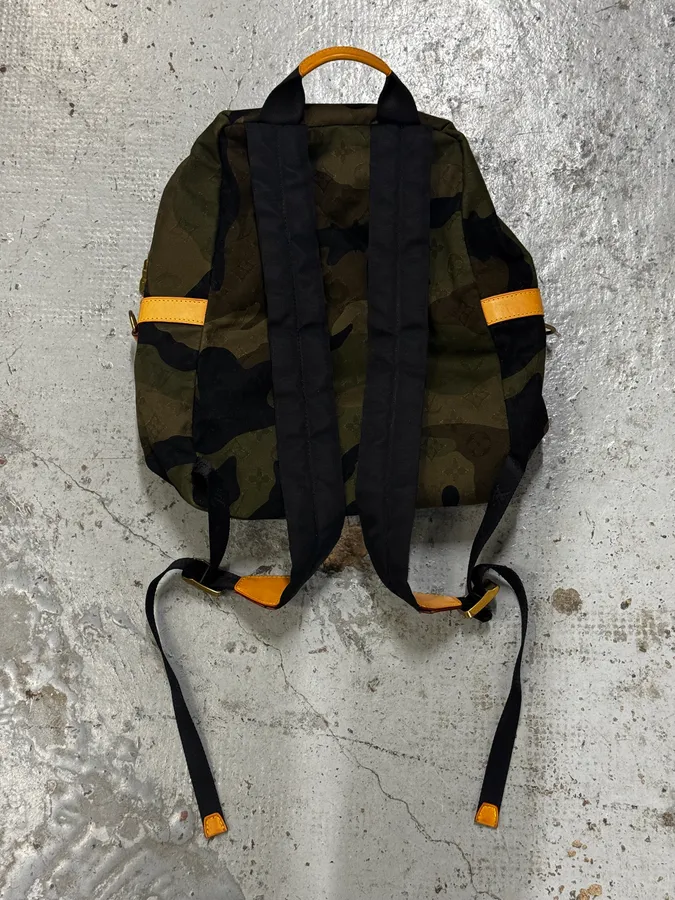 AW2017 Louis Vuitton X Supreme Khaki Camo Monogram Backpack - Image 6