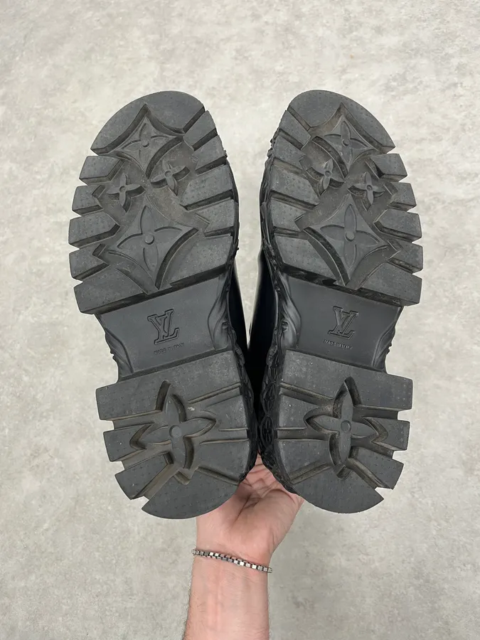 AW2022 Louis Vuitton Ornamented Sole Black Boots - Image 7