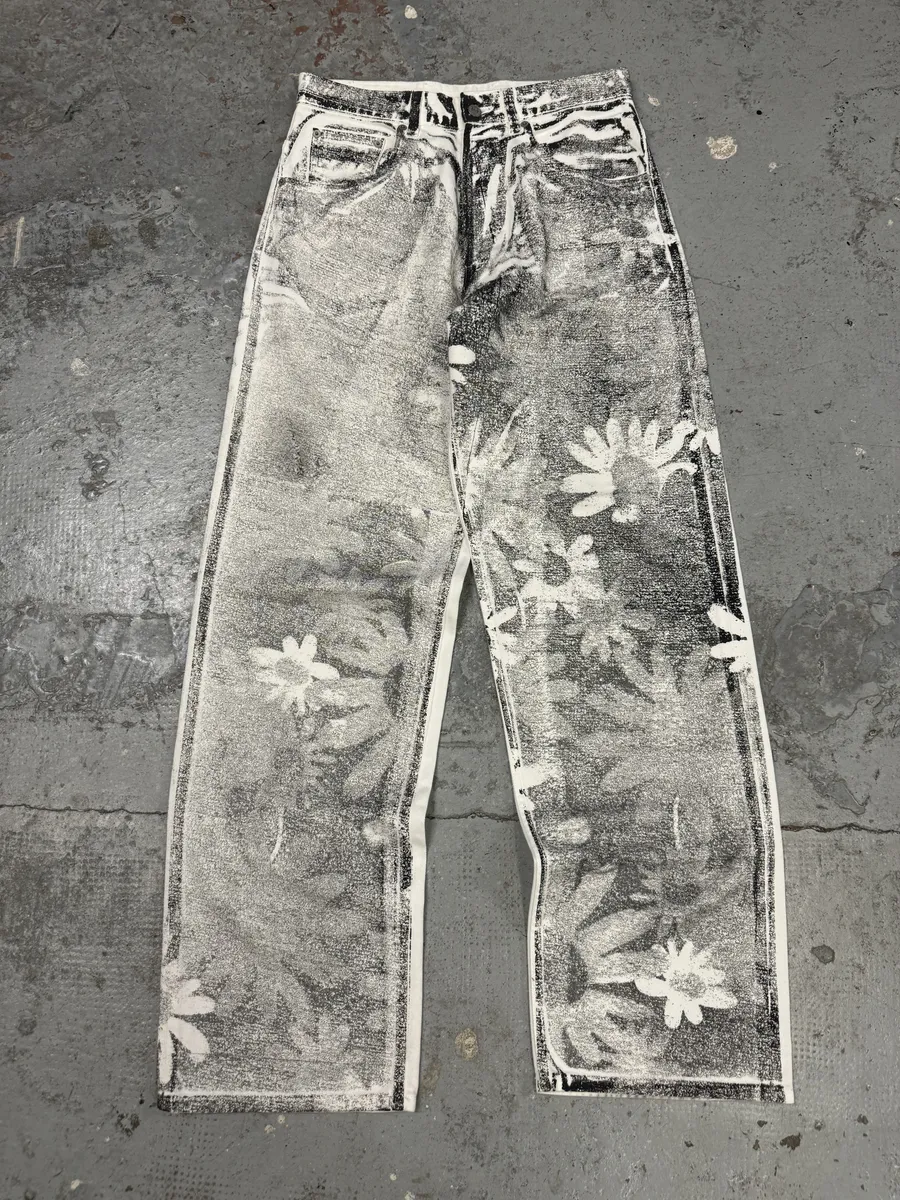 AW2023 Maison Margiela MM6 White & Black Trompe L’oeil Painted Flowers Pants - Image 4