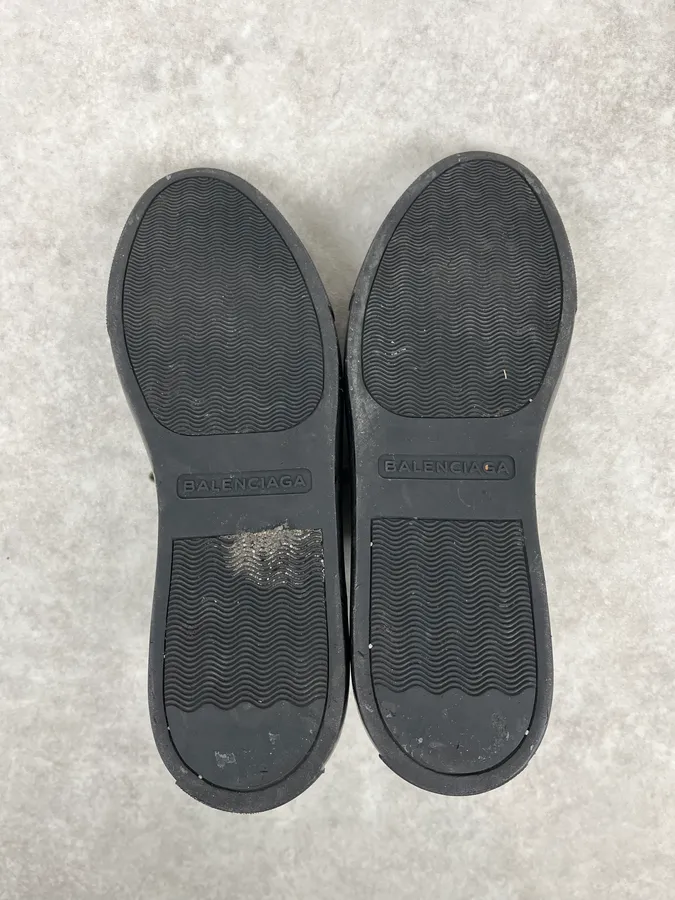 Balenciaga Arena Grey Low Leather Sneakers - Image 7