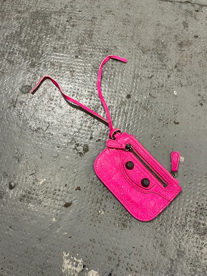Balenciaga City Pink Cracked Leather Wallet - Image 4