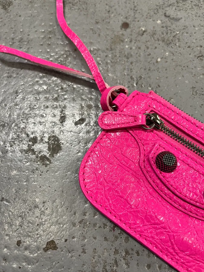 Balenciaga City Pink Cracked Leather Wallet - Image 5