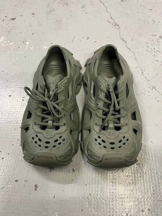 Balenciaga Foam Green Cut-Out Low Sneakers - Image 4