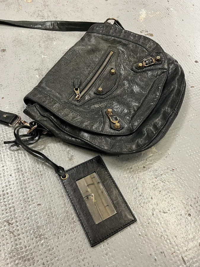 Balenciaga Gold Studded City Black Leather Shoulder Bag - Image 10