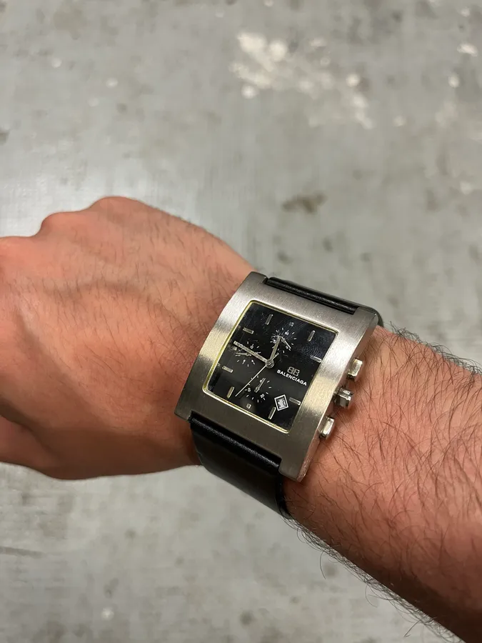 Balenciaga Paris Black Leather Minimalist Watch - Image 3