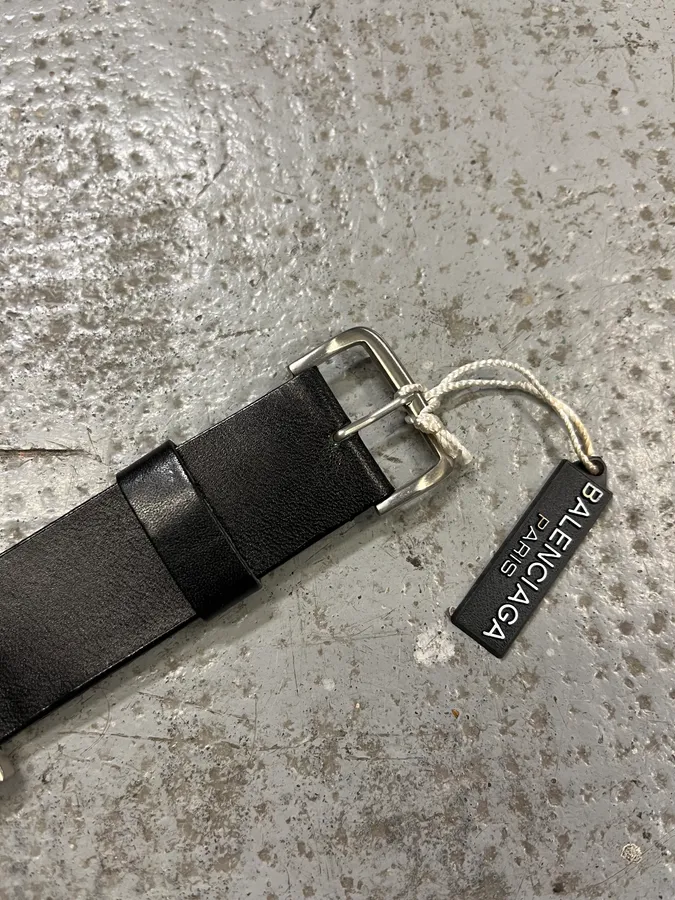 Balenciaga Paris Black Leather Minimalist Watch - Image 7