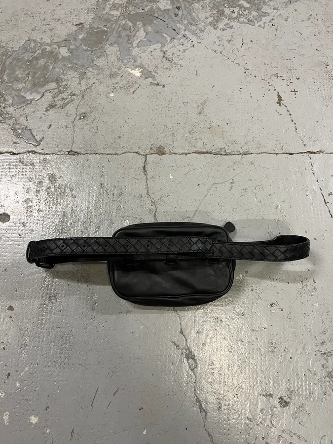 Bottega Veneta Black Leather Belt Bag - Image 6