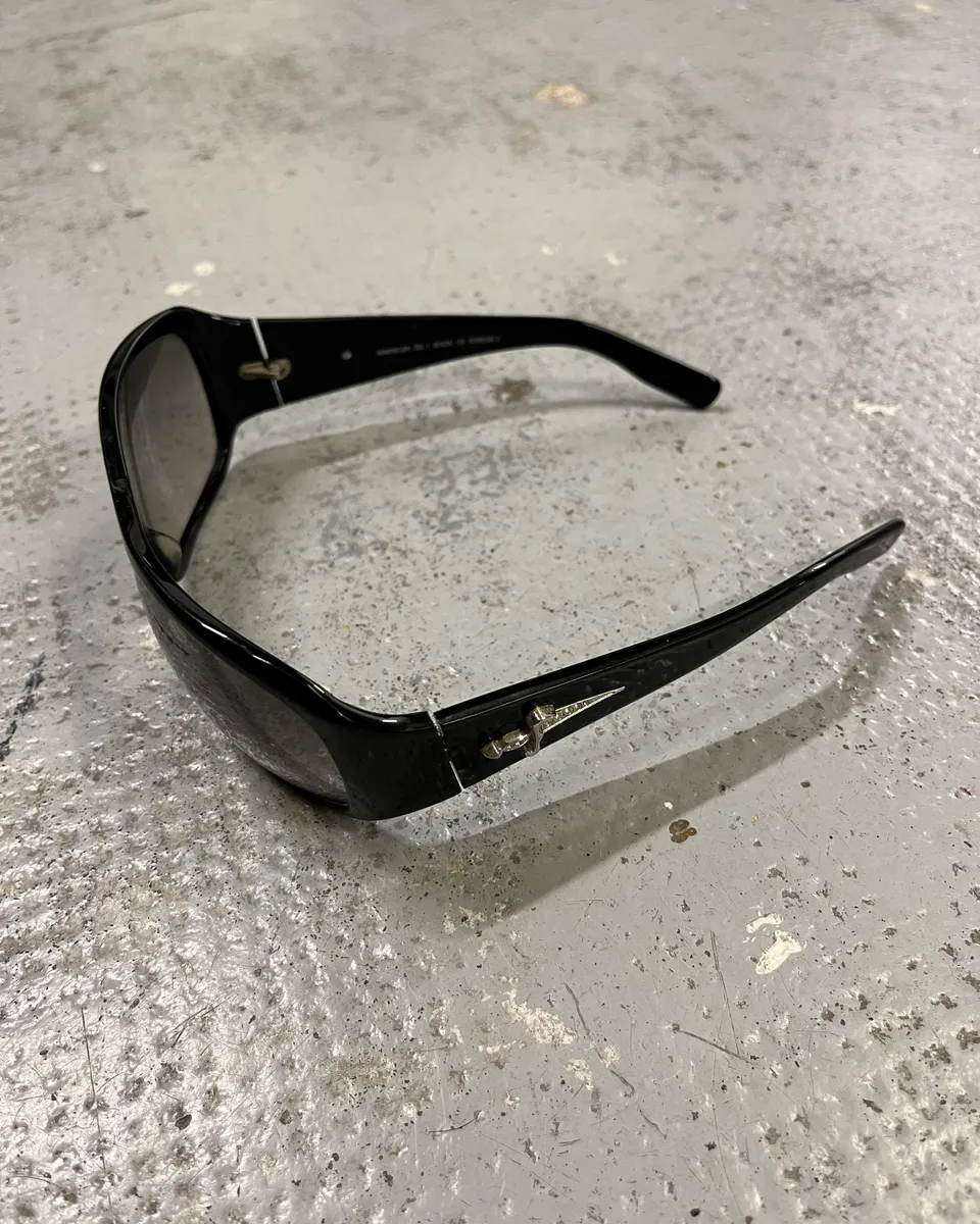 Cesare Paciotti Black Acetate Dagger Sunglasses - Image 7