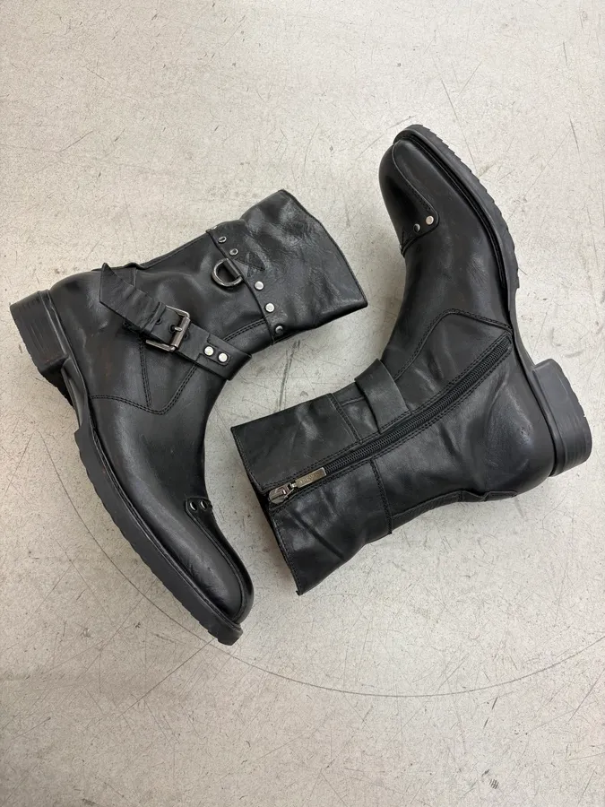 Cesare Paciotti Black Leather Studded Ankle Boots - Image 6