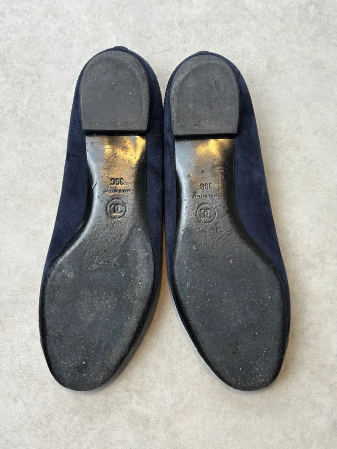 Chanel Navy Suede CC Logo Ballet Flats - Image 9