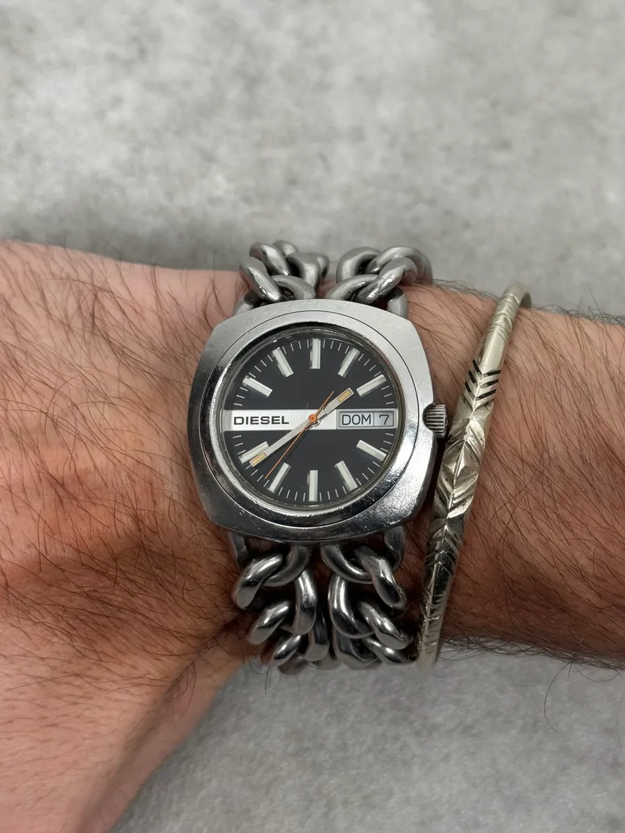 Diesel Avant Garde Grey Metallic Chains Watch