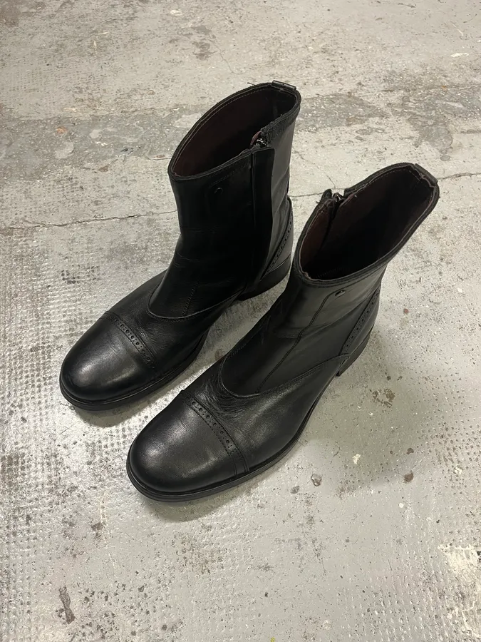 Diesel Black Minimalist Leather Boots - Image 3