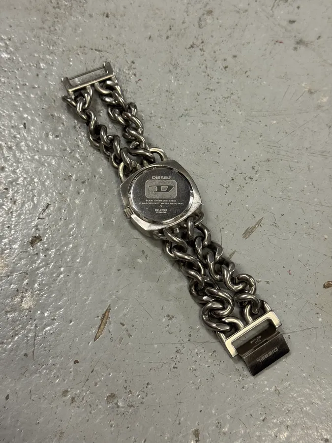 Diesel Grey Stainless Steel 2 Chains Watch - Image 3
