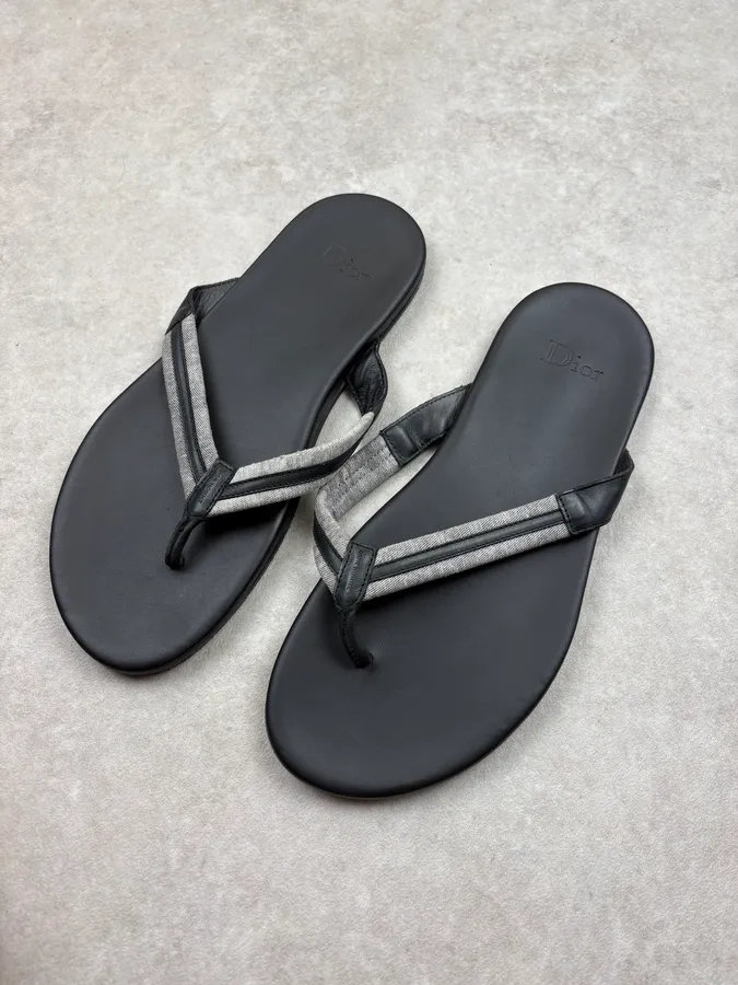 Dior Black Leather Flip Flops Sandals - Image 4