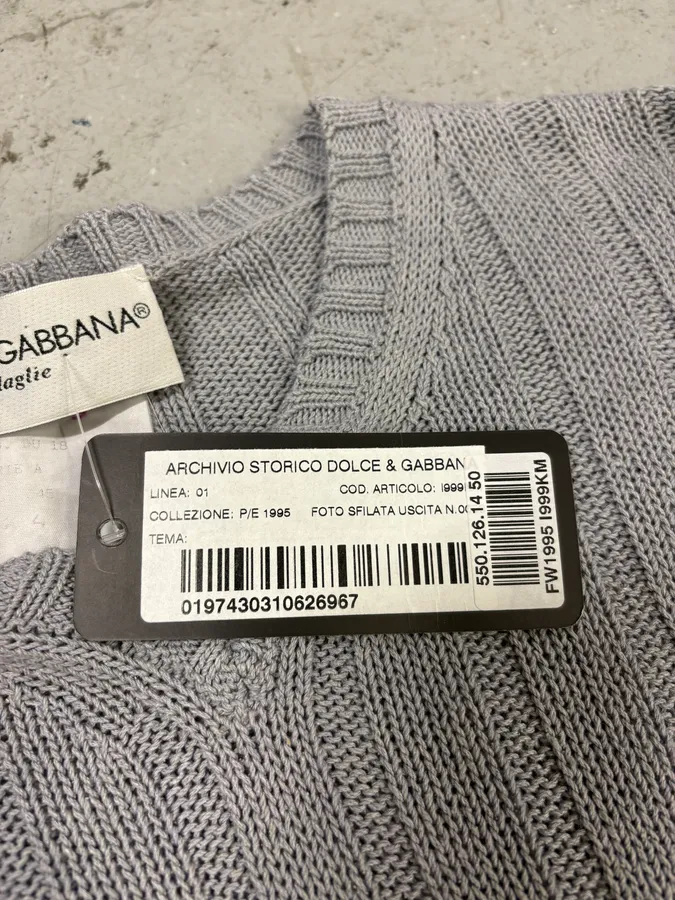 FW1995 Dolce & Gabbana Grey Wool V-Neck Sweater (M) - Image 11