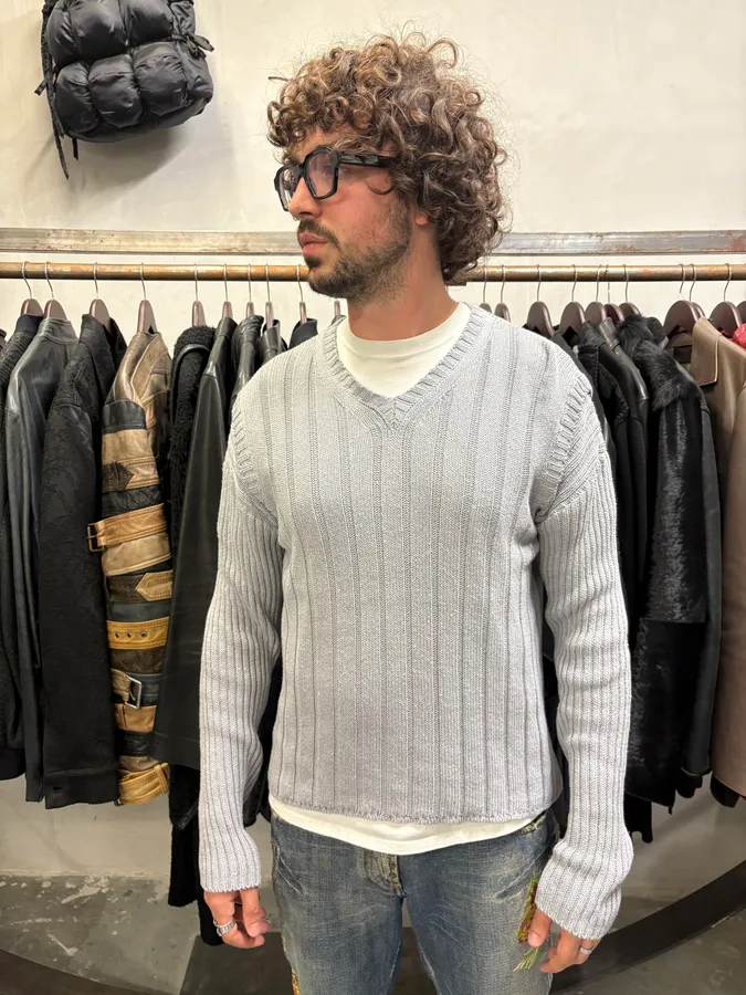 FW1995 Dolce & Gabbana Grey Wool V-Neck Sweater (M) - Image 2