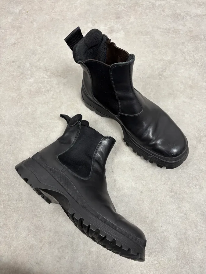 FW1999 Prada Black Chelsea Vibram Leather Boots - Image 5