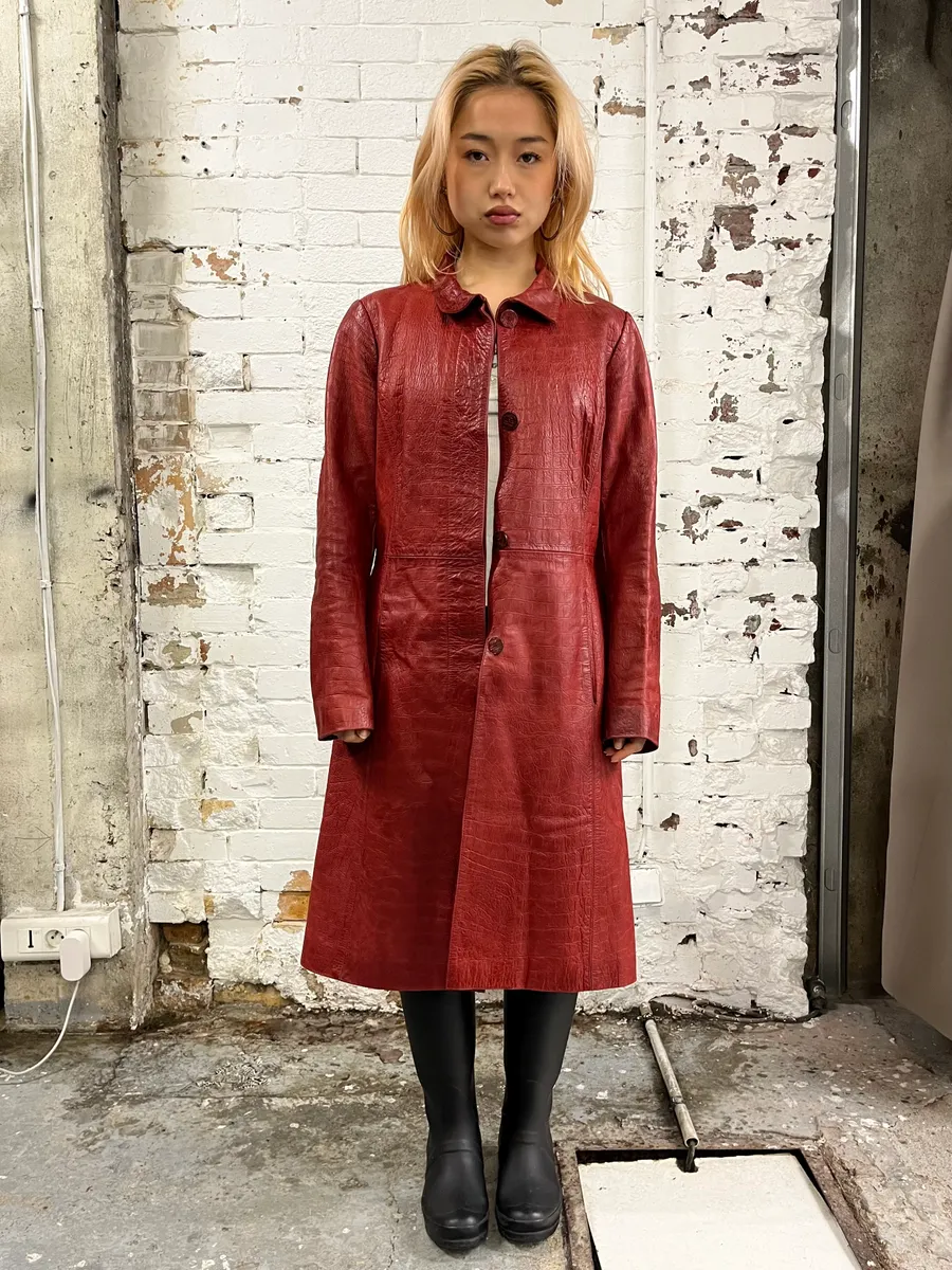 FW2000 Roberto Cavalli Red Crocodile Embossed Leather Trench Coat - Image 2