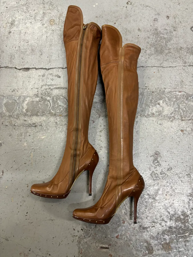FW2003 Gucci Brown Leather Ankle Heels Boots by Tom Ford - Image 3