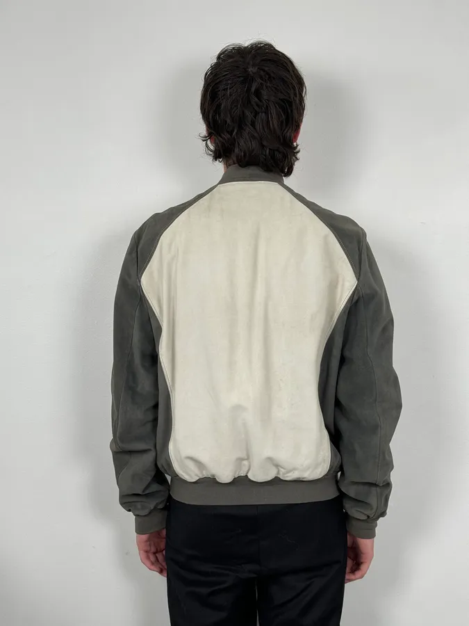 FW2005 Gucci White & Grey Suede Leather Bomber Jacket - Image 3