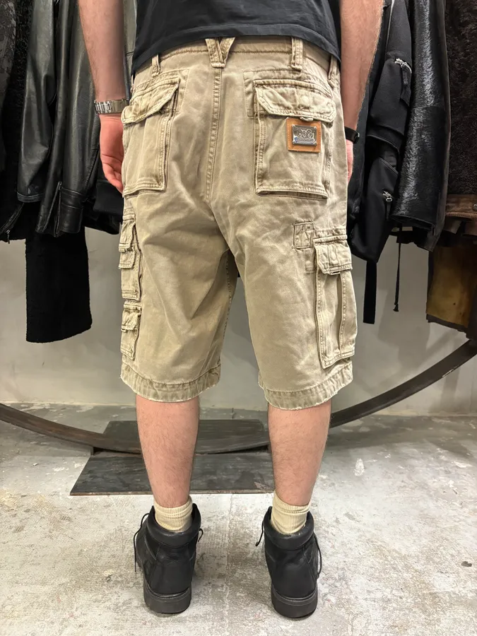 FW2006 Dolce & Gabbana Beige Multi Pockets Cargo Shorts - Image 4