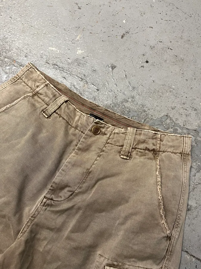 FW2006 Dolce & Gabbana Beige Multi Pockets Cargo Shorts - Image 5