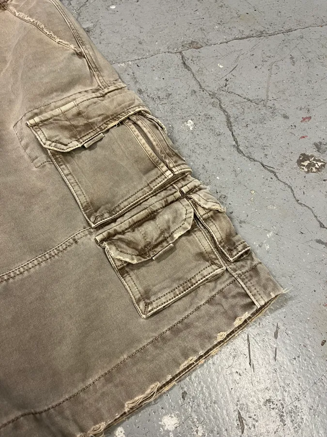 FW2006 Dolce & Gabbana Beige Multi Pockets Cargo Shorts - Image 6