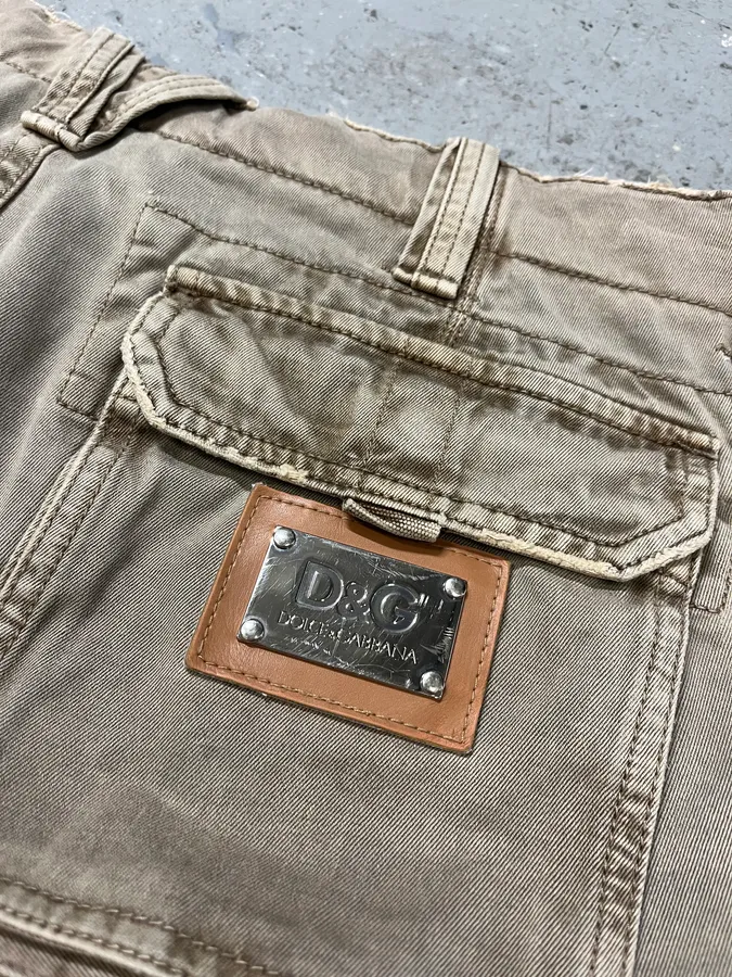 FW2006 Dolce & Gabbana Beige Multi Pockets Cargo Shorts - Image 8