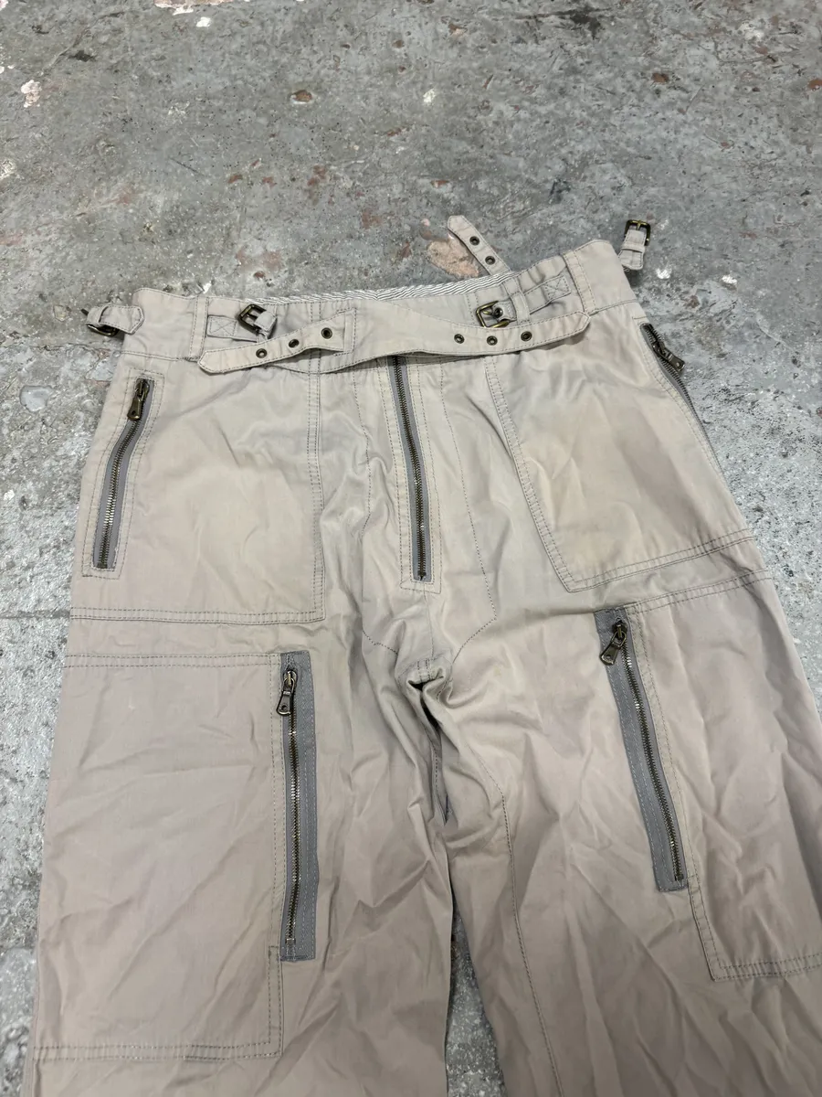 FW2006 Dolce & Gabbana Grey Multi Zips Cargo Beige Pants - Image 7