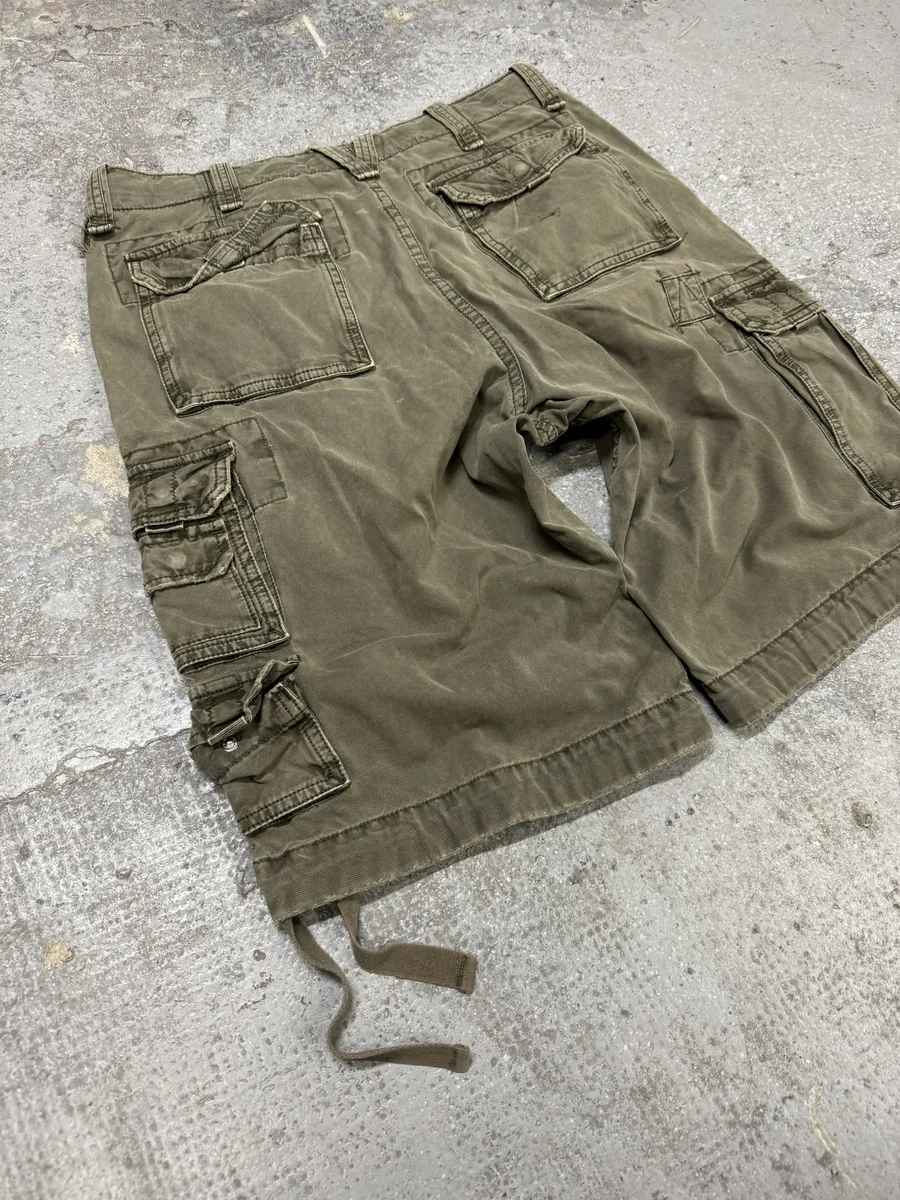 FW2006 Dolce & Gabbana Olive Cargo Shorts - Image 3