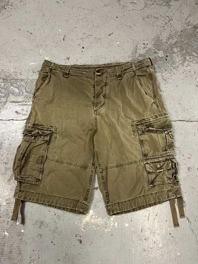 FW2006 Dolce & Gabbana Olive Multi Pockets Cargo Shorts - Image 2
