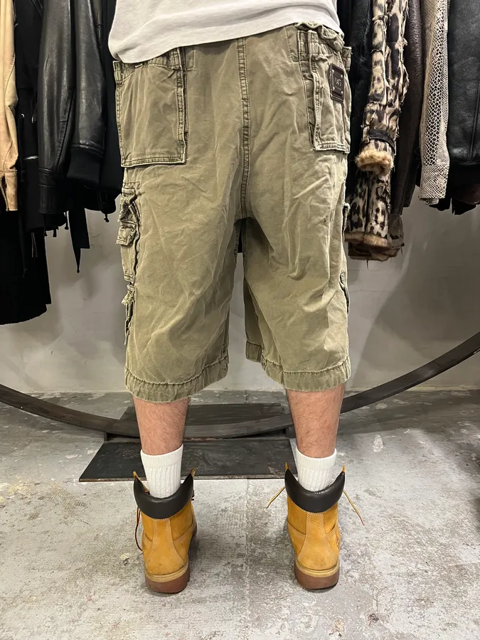 FW2006 Dolce & Gabbana Olive Multi Pockets Cargo Shorts - Image 4