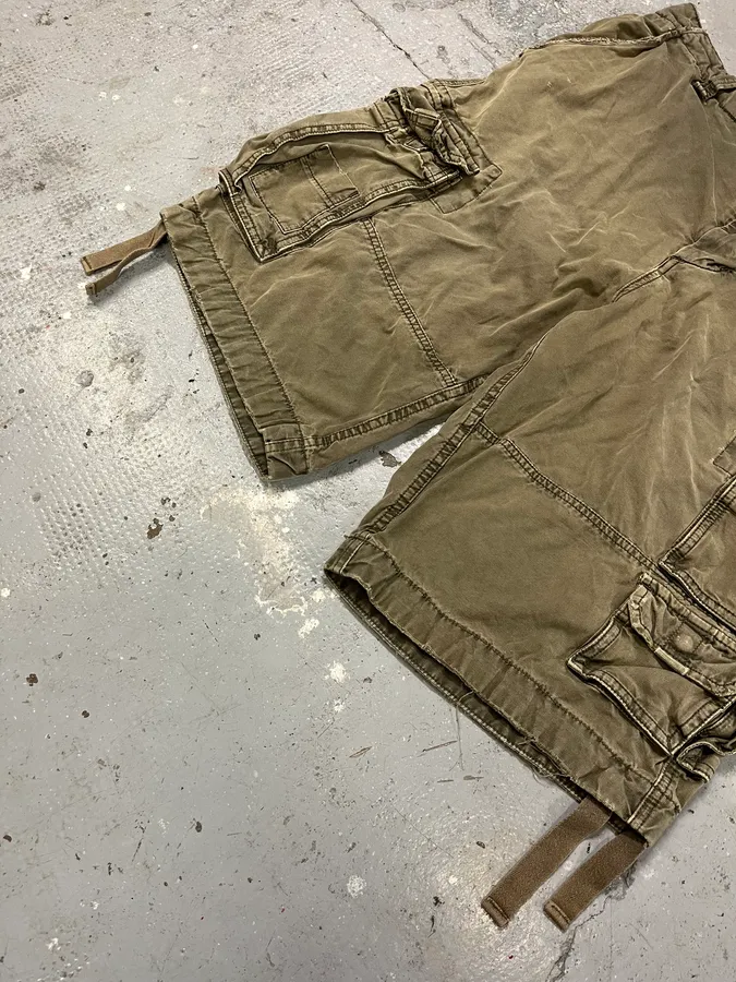 FW2006 Dolce & Gabbana Olive Multi Pockets Cargo Shorts - Image 7