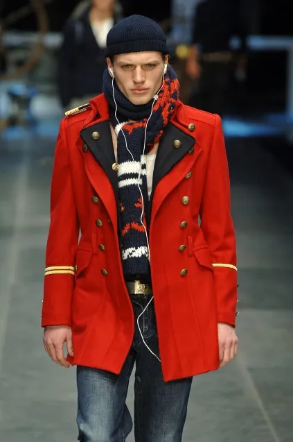 FW2006 Dolce & Gabbana Red Wool Double-Breasted Officer Coat - Image 2