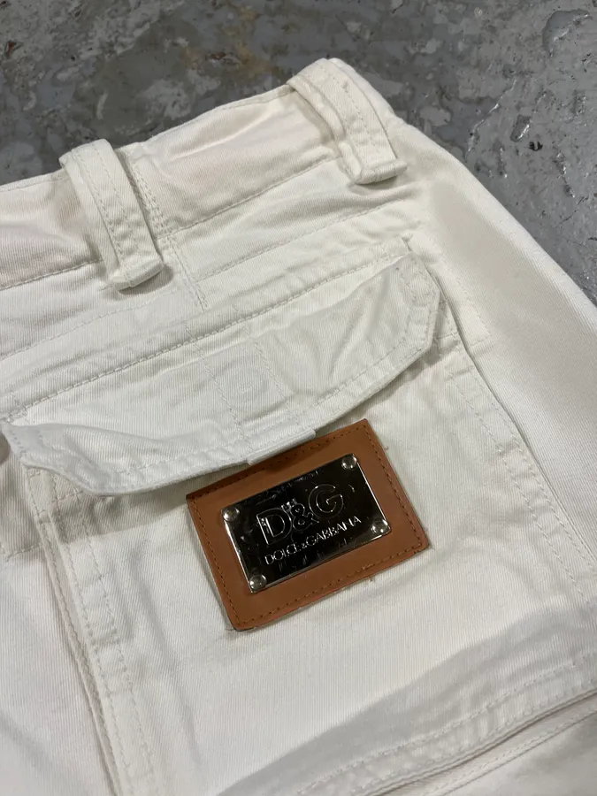 FW2006 Dolce & Gabbana White Multi Pockets Cargo Shorts - Image 9
