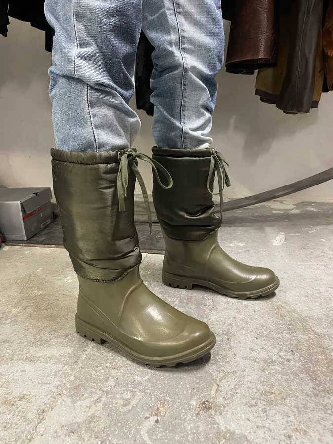 FW2008 Dolce & Gabbana Olive Puffer Wallies Boots - Image 2