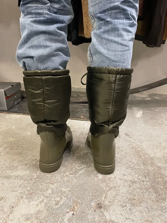 FW2008 Dolce & Gabbana Olive Puffer Wallies Boots - Image 5