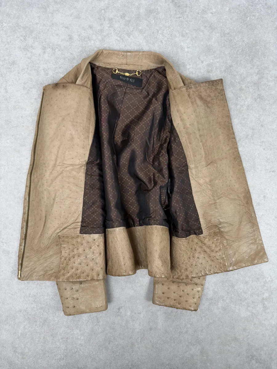 FW2010 Gucci Beige Asymmetrical Ostrich Leather Jacket by Frida Giannini - Image 6