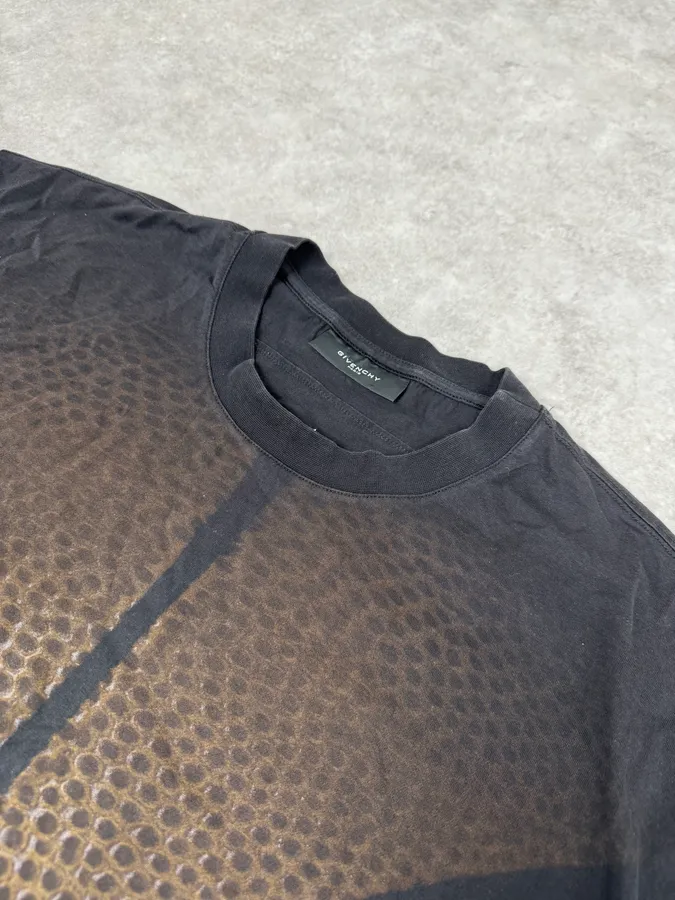 FW2014 Givenchy Black & Brown Gradient Basket T-Shirt by Riccardo Tisci - Image 4