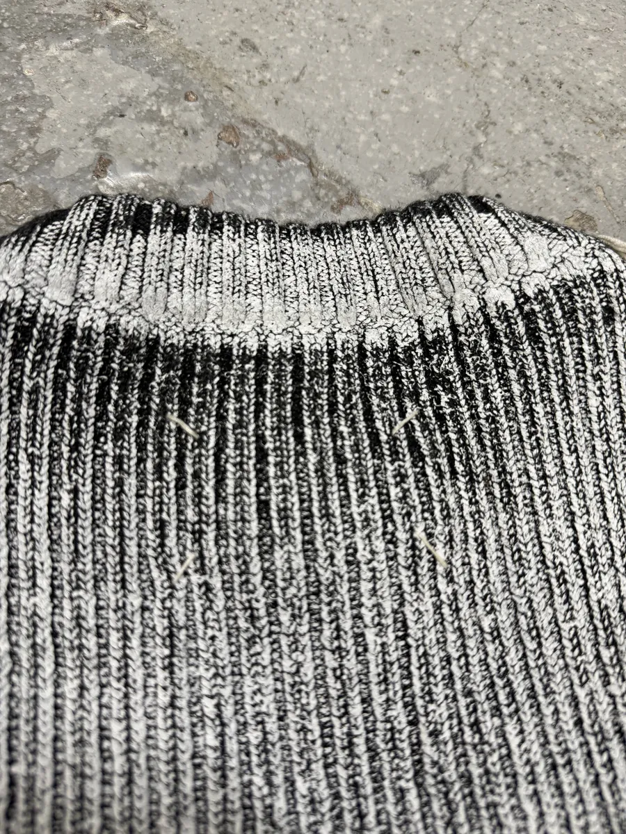 FW2018 Maison Margiela White Painted Wool Sleeveless V Neck Sweater - Image 8