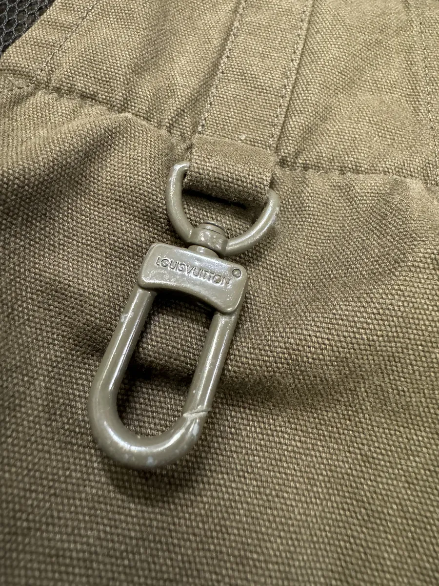 FW2019 Louis Vuitton Khaki Green 3D Pockets Vest Jacket by Virgil Abloh - Image 11