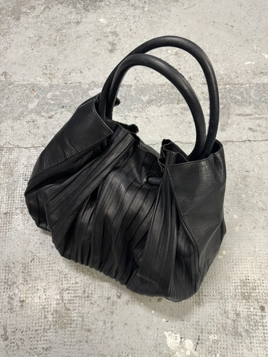 Giorgio Armani Black Plissed Leather Handle Bag - Image 4