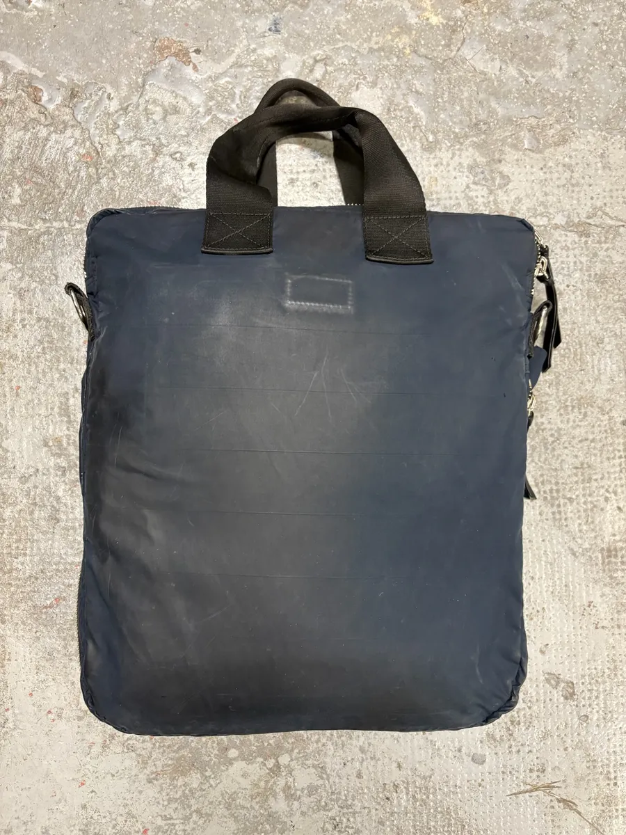 Givenchy Navy Nylon Shoulder Bag - Image 10