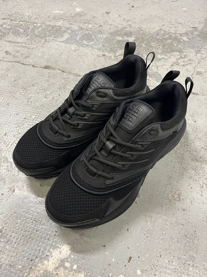 Givenchy Runners Black GIV 1 TR Sneakers - Image 5