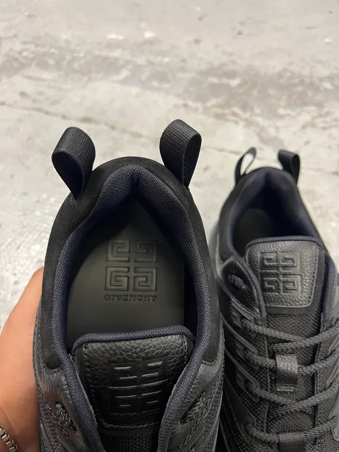 Givenchy Runners Black GIV 1 TR Sneakers - Image 9